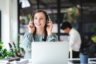 womanListeningMusic