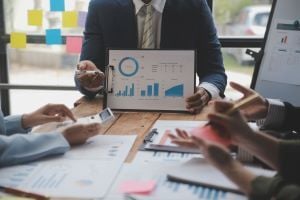 Steering the Ship: Executive Performance and Pay in Cooperatives